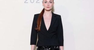 Sophie Turner Takes a NYC Walk With Her Daughters Following Mediation Session with Former Partner Joe Jonas