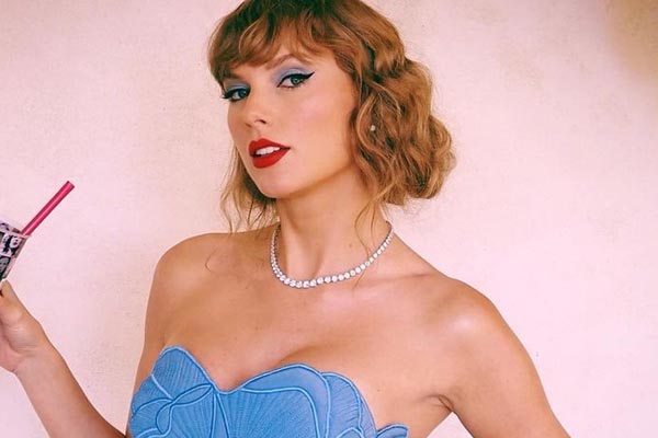 Taylor Swift Receives Tribute on Christ the Redeemer Statue in Brazil